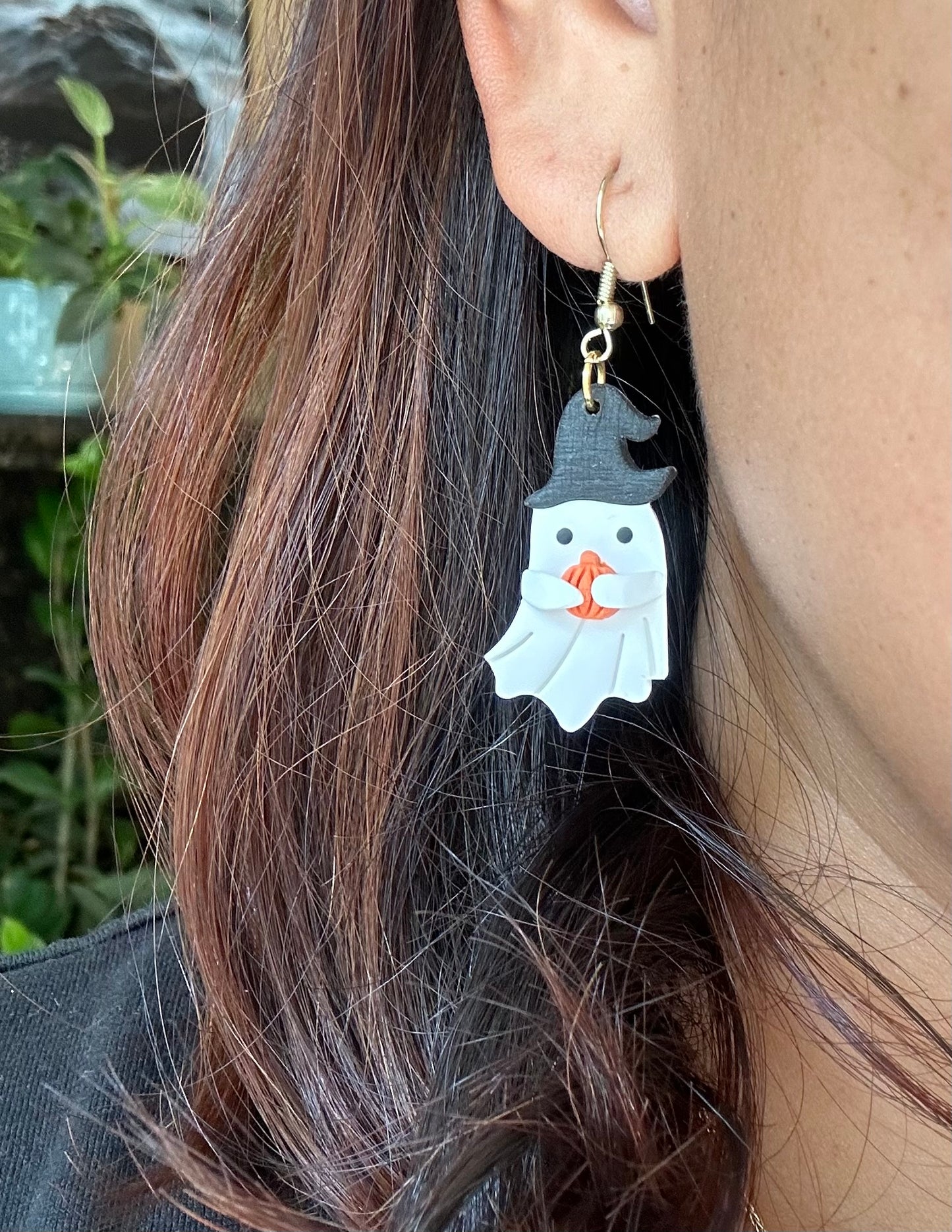 Ghost with witch’s hat