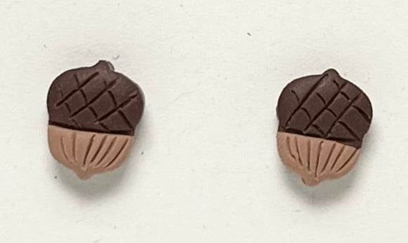 Acorn studs