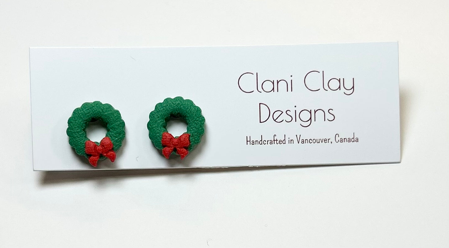 Tiny Wreath Studs